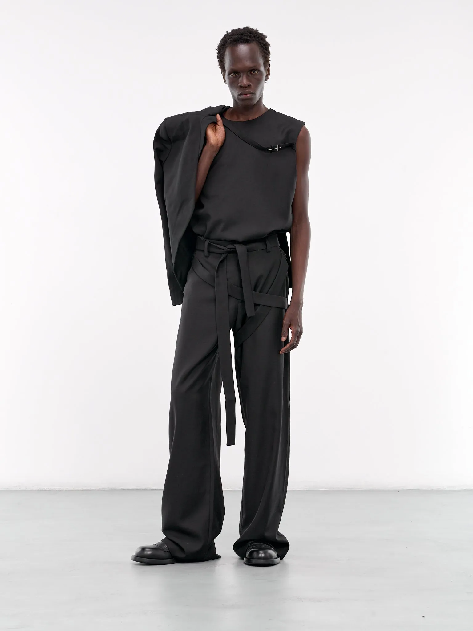 Aegis Tailored Vest (M-04-047-BLK01-BLACK)