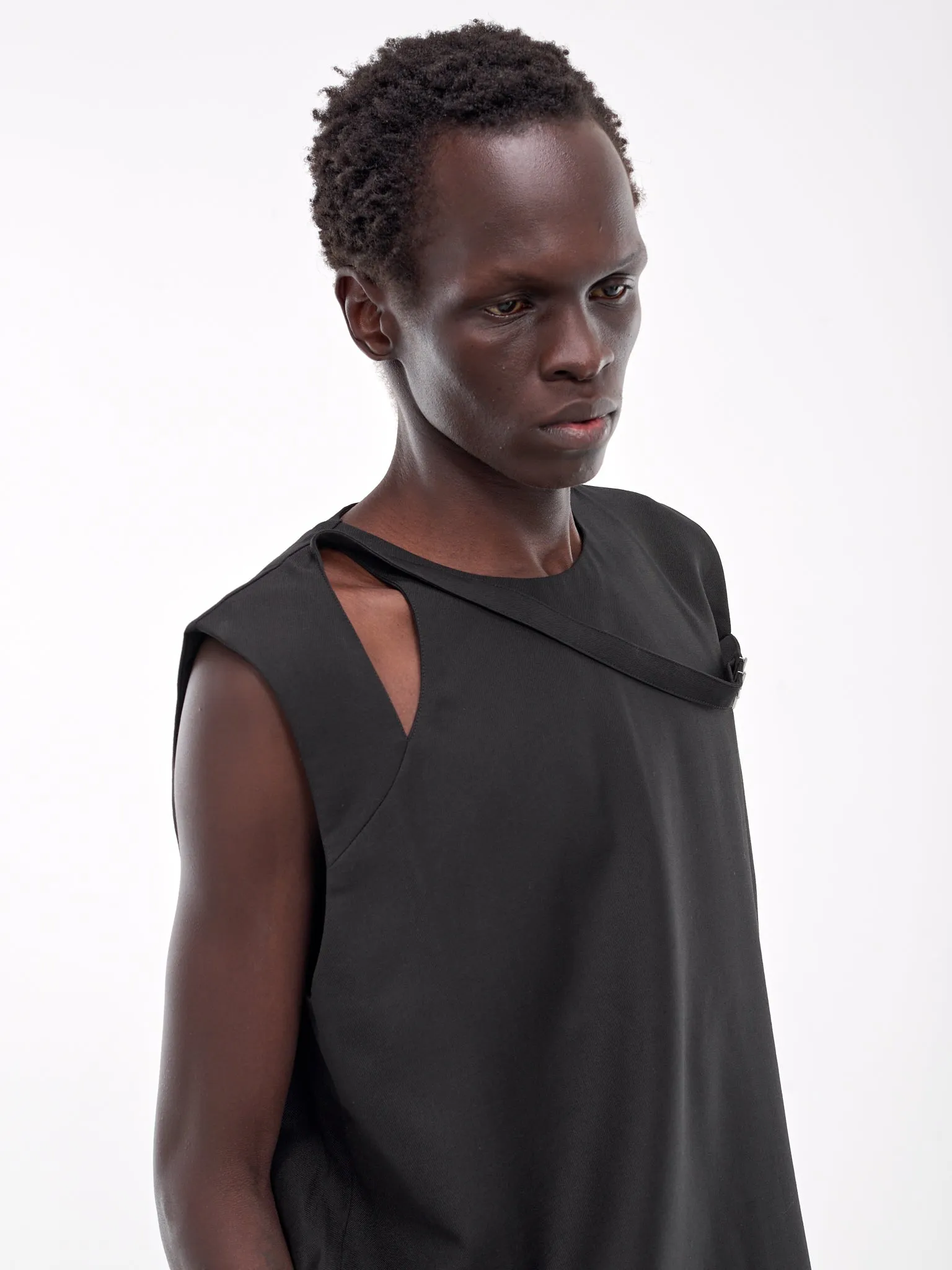 Aegis Tailored Vest (M-04-047-BLK01-BLACK)