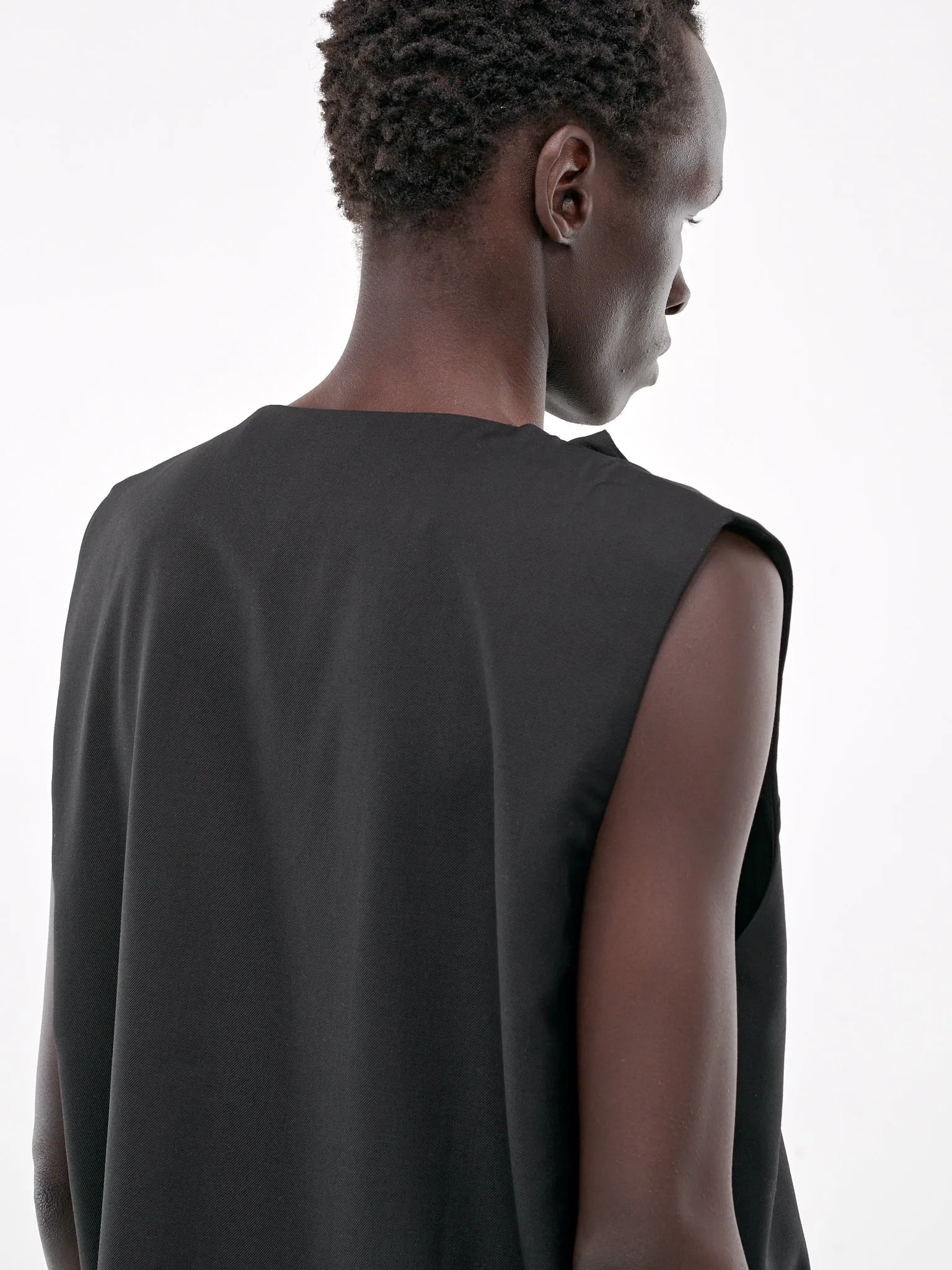 Aegis Tailored Vest (M-04-047-BLK01-BLACK)