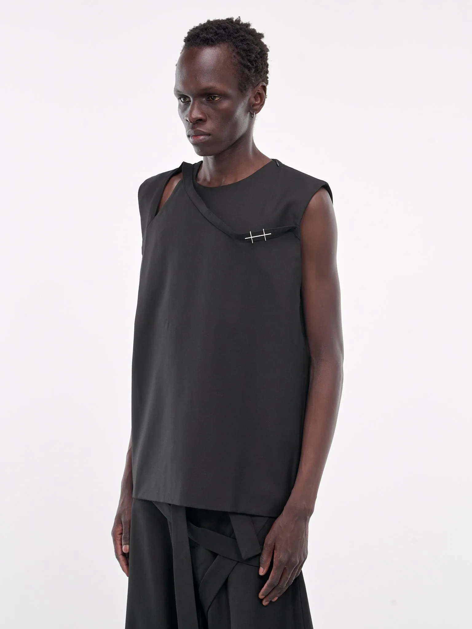 Aegis Tailored Vest (M-04-047-BLK01-BLACK)