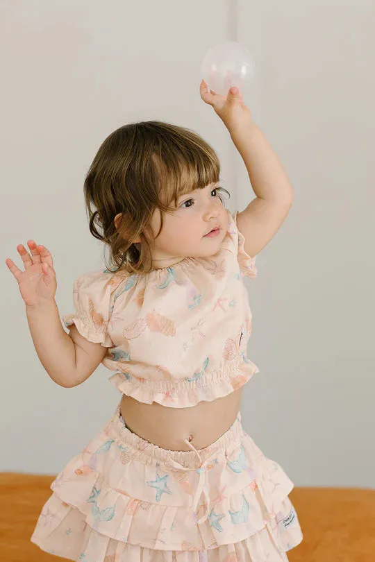 Duke & Duchesses Cali Shirred Crop Top - Cream Seashells Print