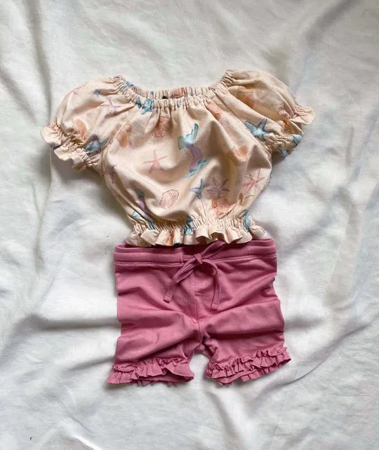 Duke & Duchesses Cali Shirred Crop Top - Cream Seashells Print